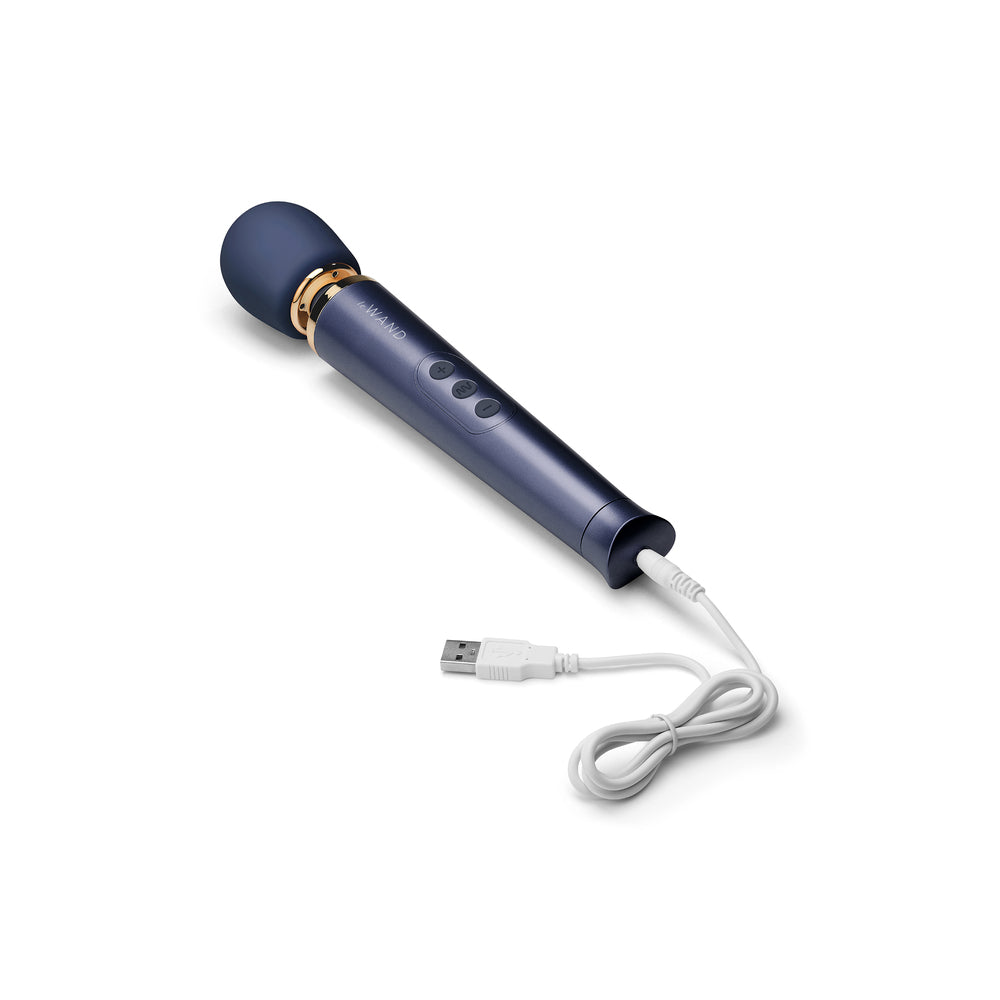 Le Wand Petite Rechargeable Vibrating Wand Massager – Compact Powerhouse